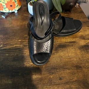 Cute pair of Dansko slides